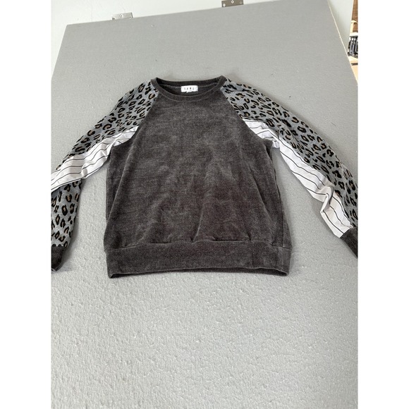 THML Sweater Womens Small Gray Black Raglan Leopard Sleeve Pullover Mixed Media - Picture 1 of 5